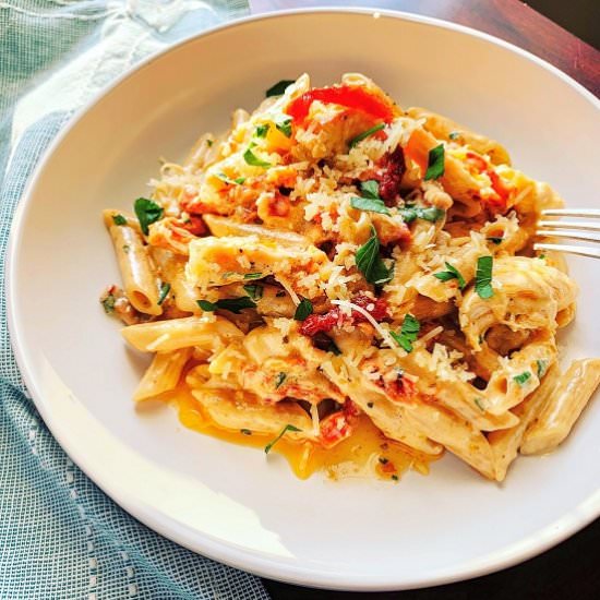 One Pan Sundried Tomato Pasta