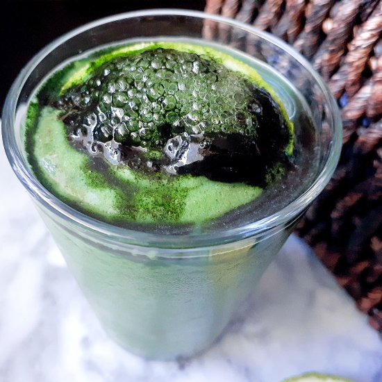 Very green spirulina smoothie