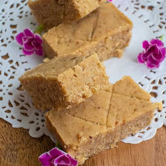 Healthy GF No Bake Blondies