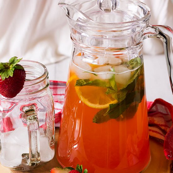 Refreshing Strawberry Lemonade