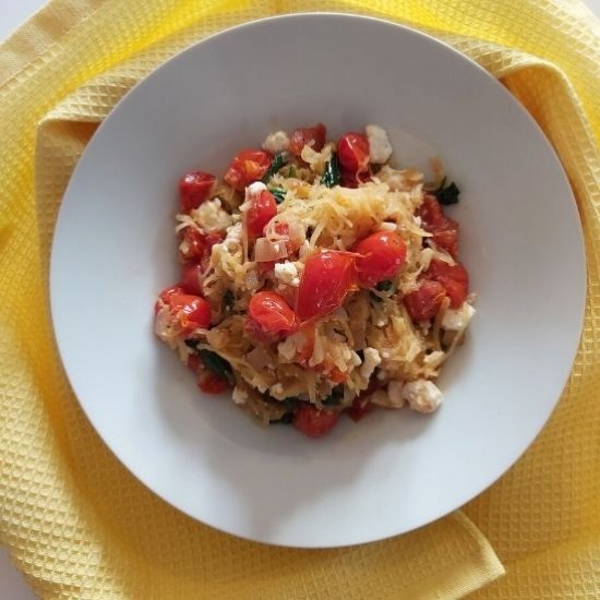 EASY VEGAN SPAGHETTI SQUASH