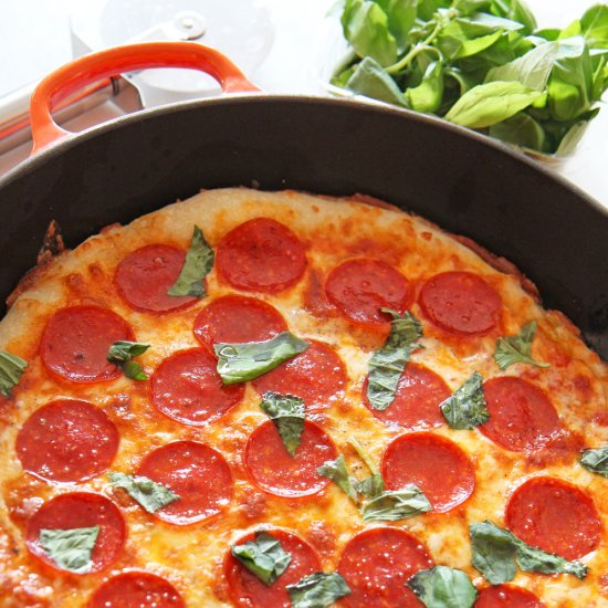 How to Make Pizza in a Cast Iron Pan