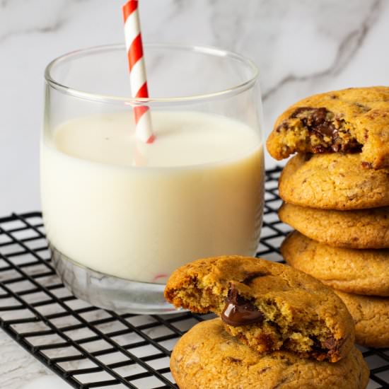 Easy Gooey Chocolate Chip Cookies