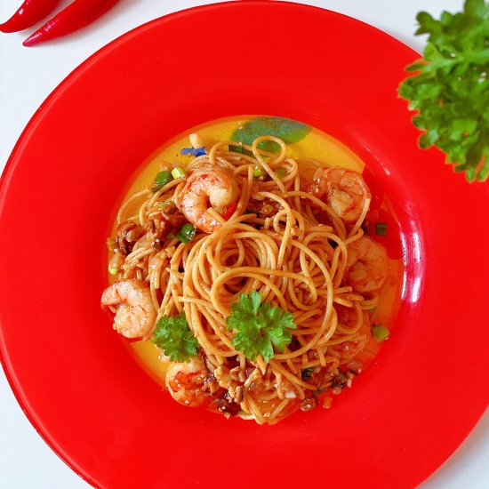 Fiery Asian Garlic Shrimp Spaghetti