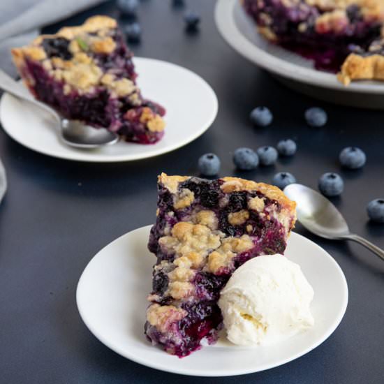 Blueberry Crumble Pie