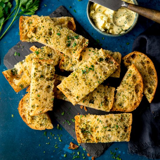 Easy Homemade Garlic Bread