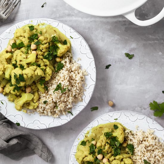 Easy Cauliflower & Chickpea Curry