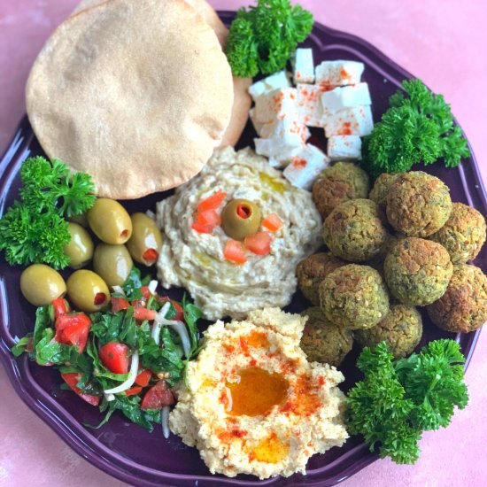 Simple Vegetarian Mezze Platter