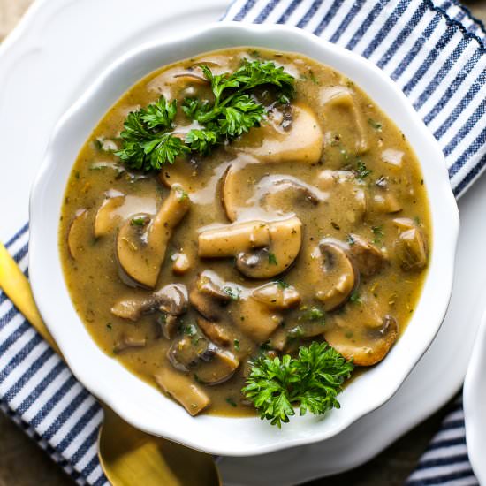 One-Pot Creamy Mushroom Soup