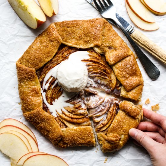 Apple Cinnamon Galette