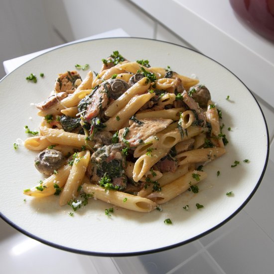 Creamy tomato sauce chicken penne