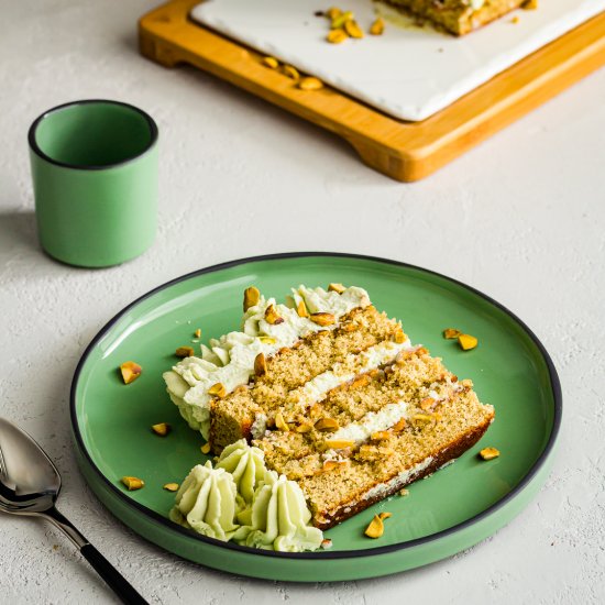 Pistachio Tiramisu Cake