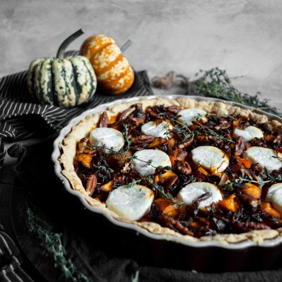 Pumpkin tart with goat cheese