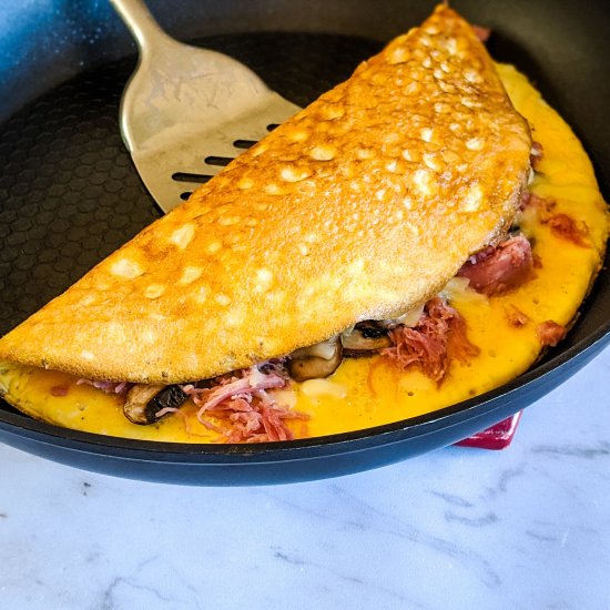 Omelette with cheese & ham