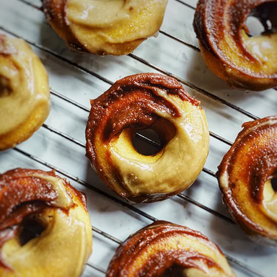 baked tahini chocolate donuts