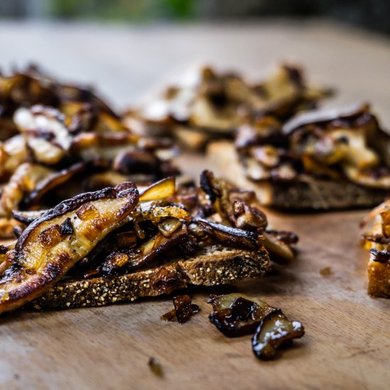 Rustic Mushroom Bruschetta