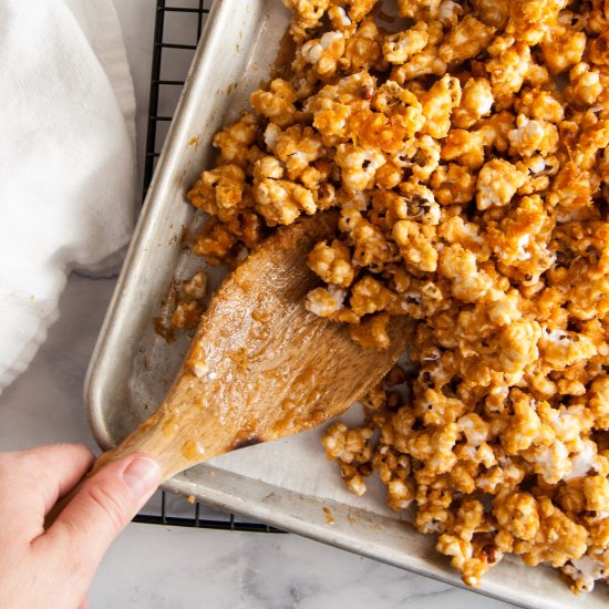 Sweet and Crunchy Caramel Corn