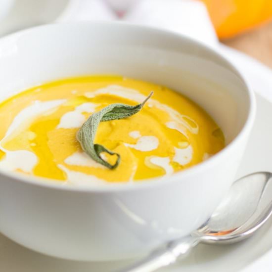 25 Fan Favorite Fall Soup Recipes!