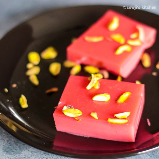 Rose milk pudding with agar agar