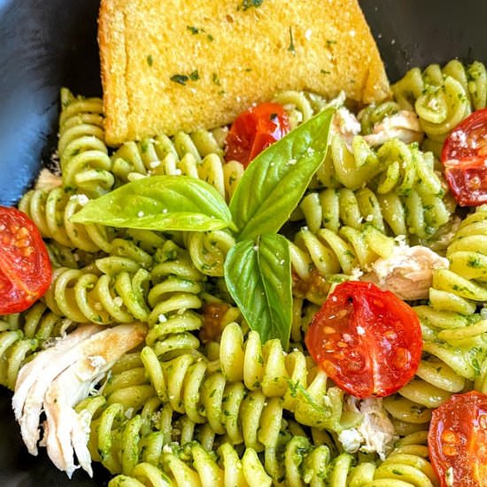 Chicken Pesto Pasta with Tomatoes