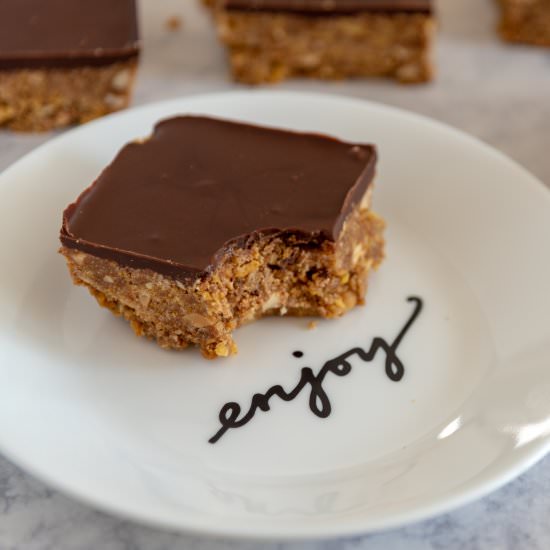 No-Bake Peanut Slice