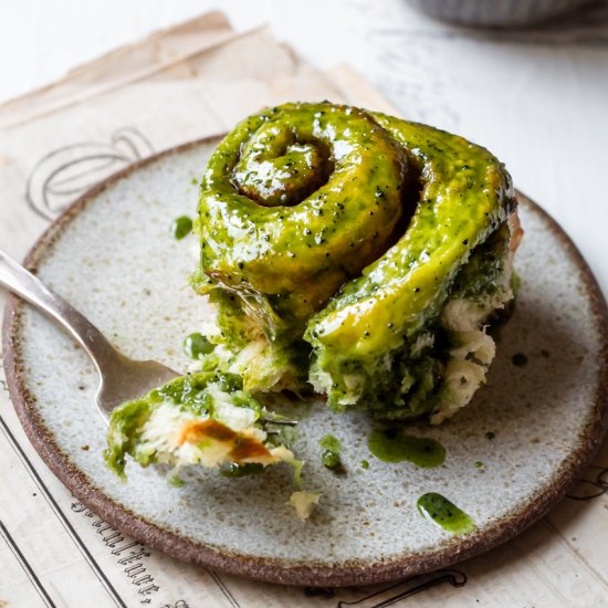 Matcha Glazed Cinnamon Rolls