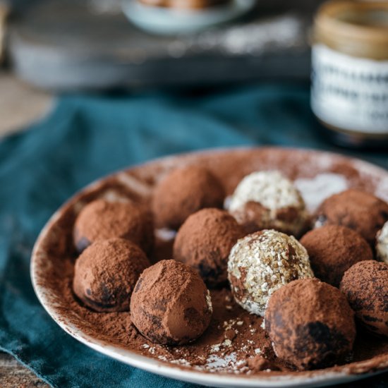 Vegan energy balls