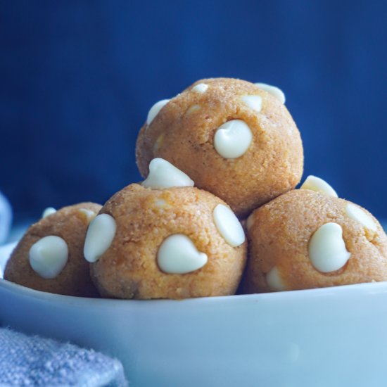 Almond Flour Pumpkin Cake Balls