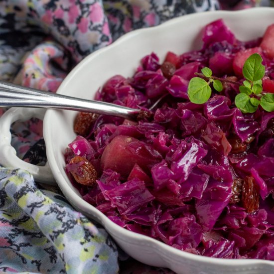 Braised Red Cabbage with Apples