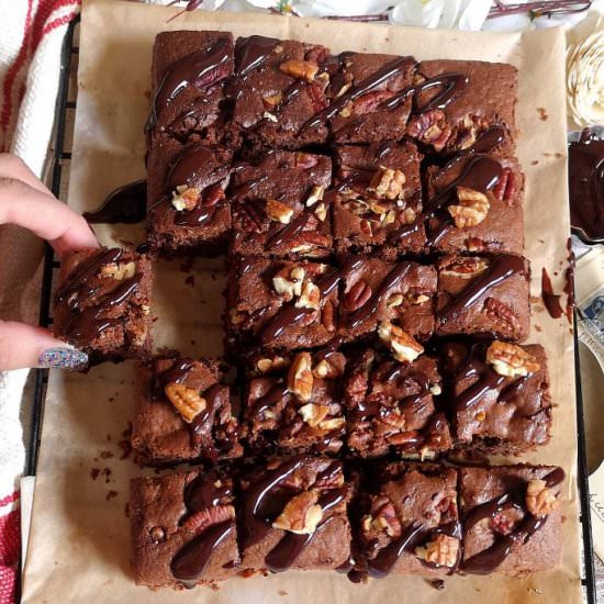 Eggless Pecan Nuts Brownies