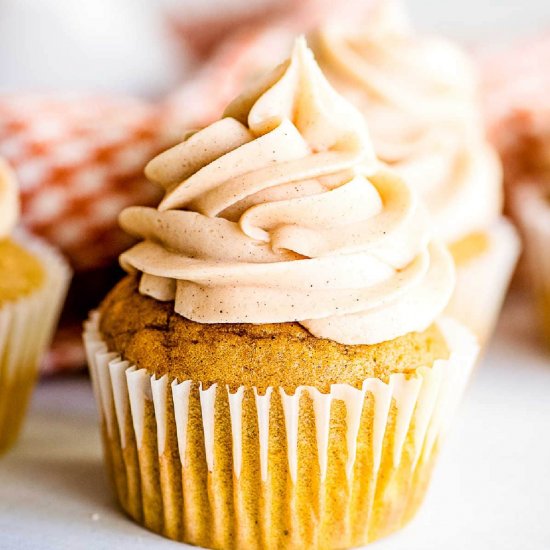 Pumpkin Cupcakes with Frosting