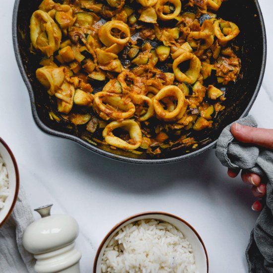 Curry with squid and courgette