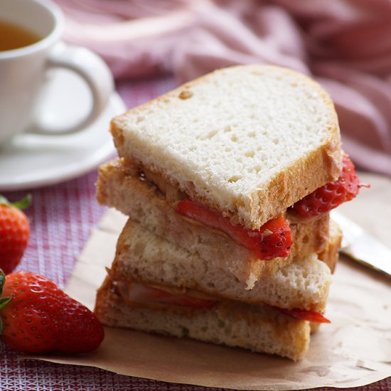 Peanut Butter Strawberry Sandwich