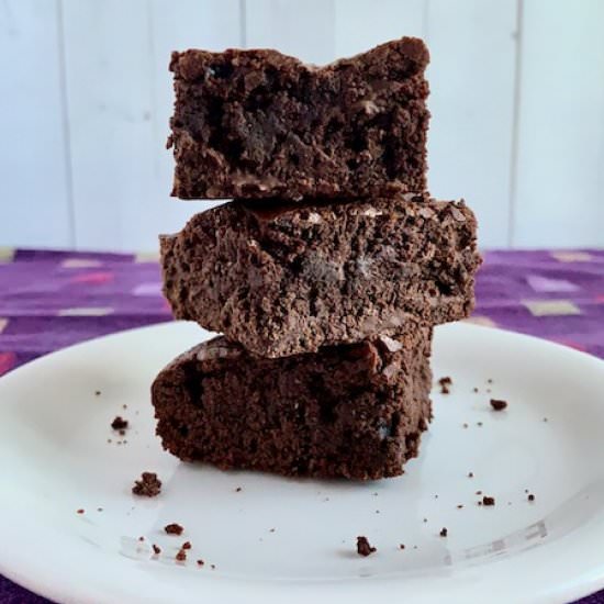 Rich & Chewy Cake Brownies