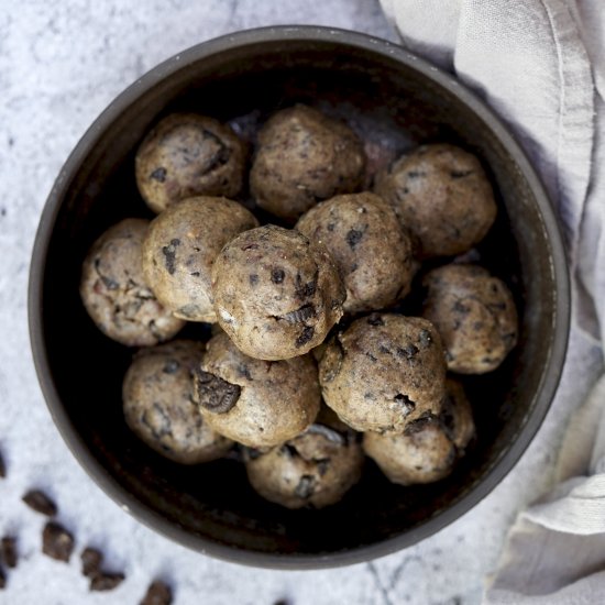 No-Bake Oreo Cookie Dough Bites