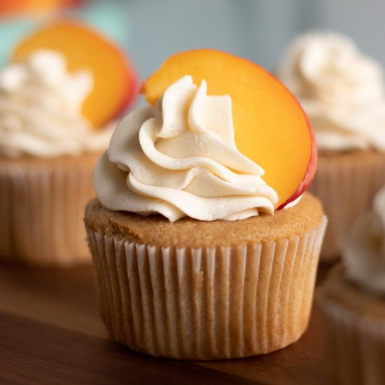 Peach Cobbler Cupcakes