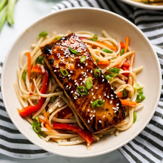 Orange Ginger Salmon & Noodle Salad