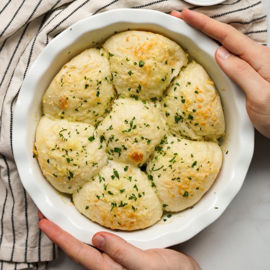 Cheesy Garlic Rolls