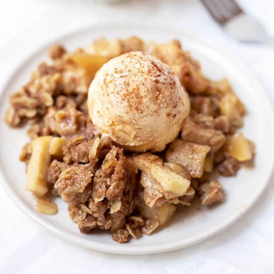 Easy Homemade Apple Crisp