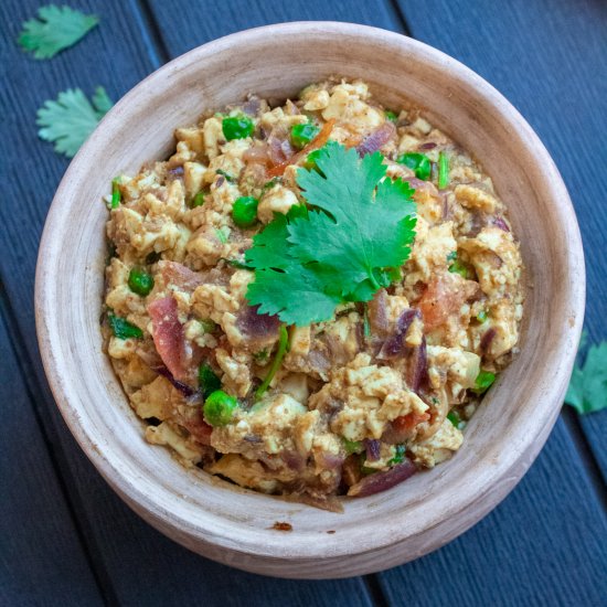 Indian style scrambled tofu curry