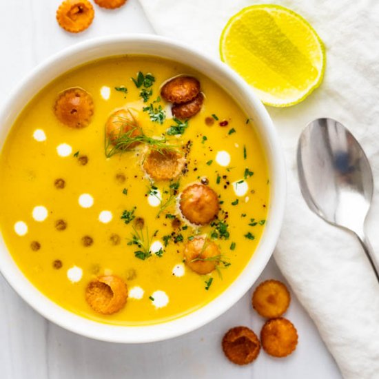 Creamy Curried Pumpkin Soup