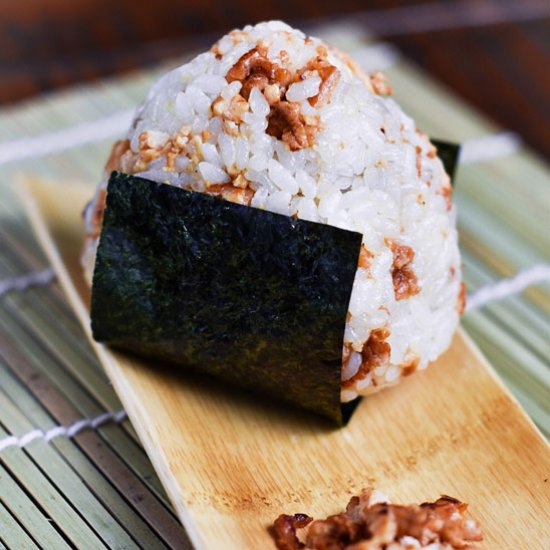 Seasoned Chicken Onigiri Riceball