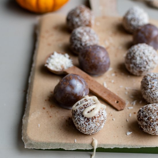 Pumpkin Pie No-Bake Energy Bites