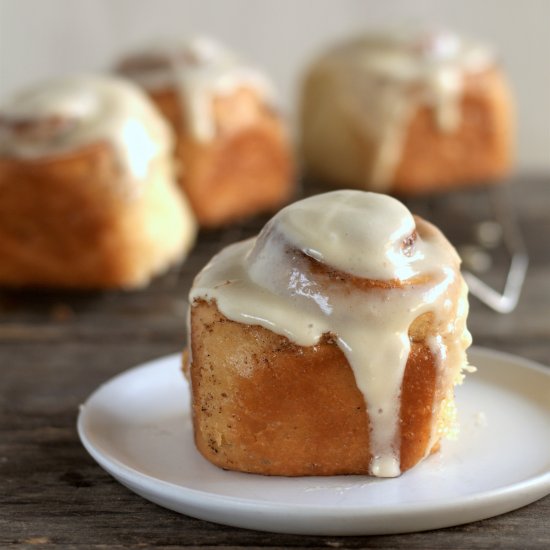 cinnamon cardamom rolls