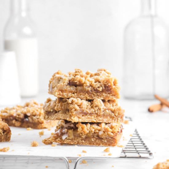 Apple Pie Crumble Bars