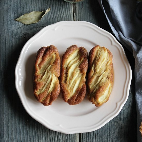 Yogurt plumcake with brown sugar