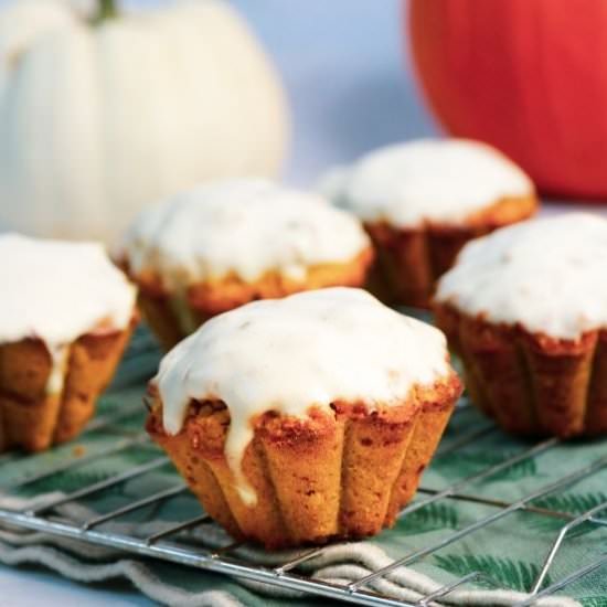 Carrot Cake Muffins with Frosting