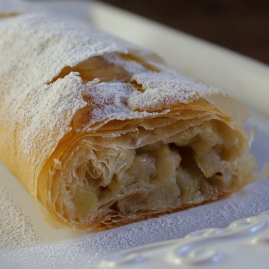 Vegan Ginger Pear Strudel