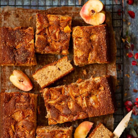 Spiced Apple Traybake