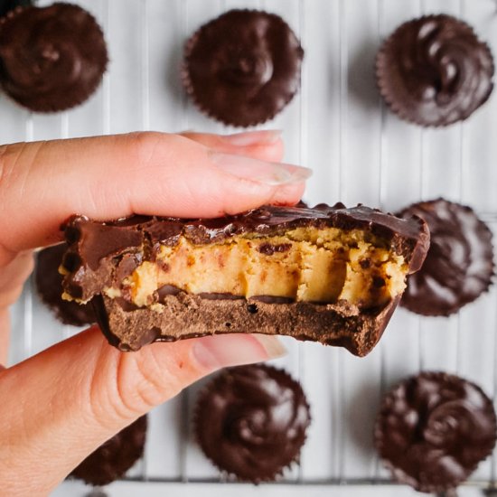 Vegan Chocolate Peanut butter cups